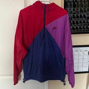 Large Nike windbreaker/pull over